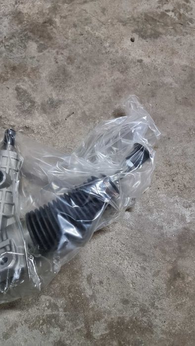 Продавам Чисто Нова Рейка за BMW E39