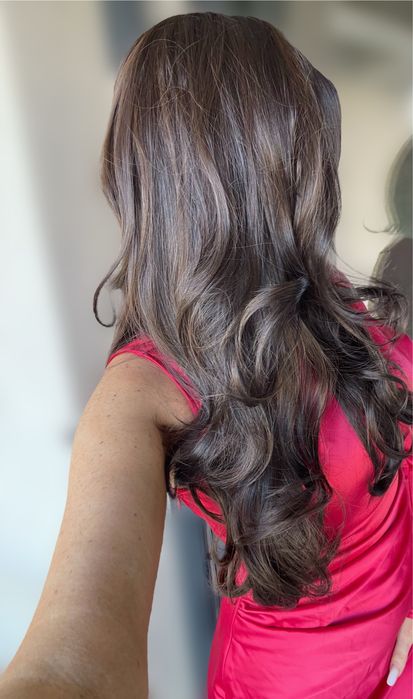 Peruca  semi naturala bruneta lunga , eleganta + cadou spray peruci,