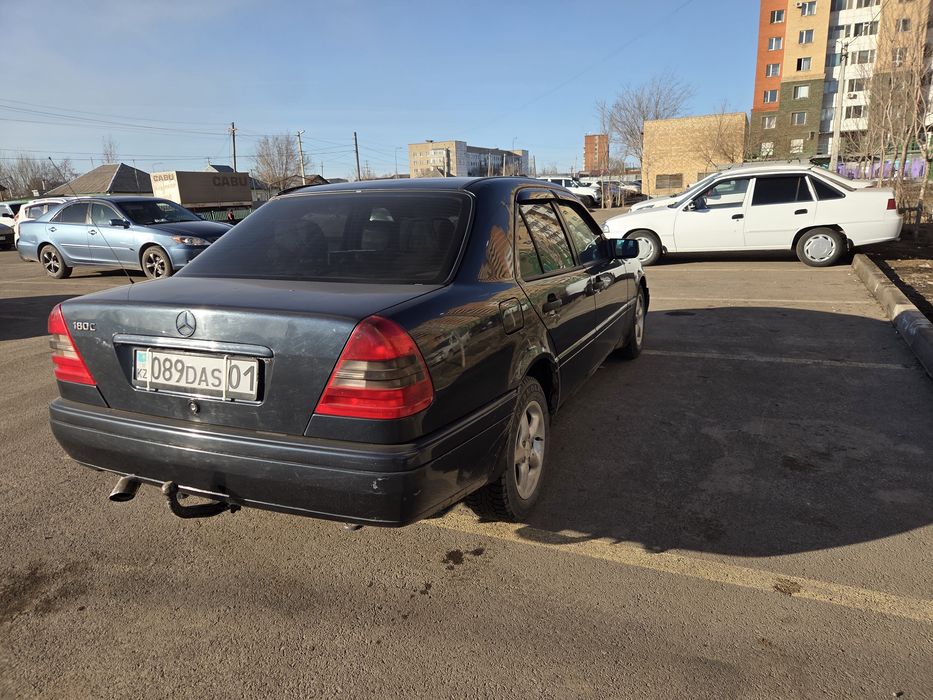 Продам Мерс с180   все работает