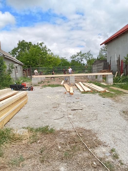 Vindem căsuțe de lemn cu living și bucătărie