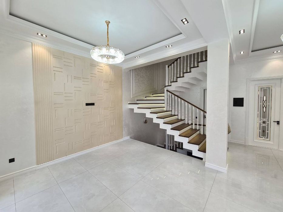 Продам евро дом Мирзо-Улугбекский Циалковская 2,4 соток 4 уровня 360м2