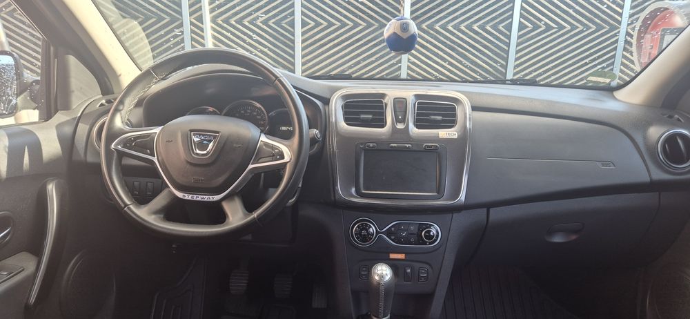 Vând Dacia Sandero Stepway 2 fabricație 2019 ,benzină ,înmatriculat, stare foarte bună.