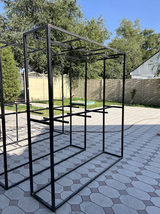 Оборудование для магазина одежды