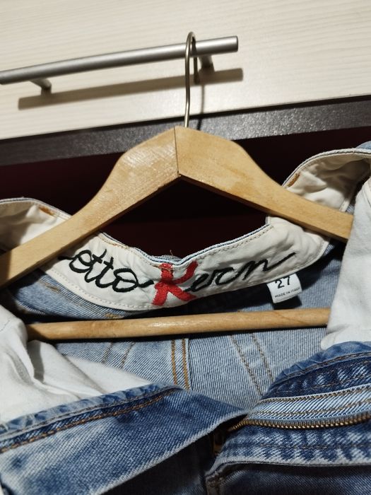 Продавам дънки ,