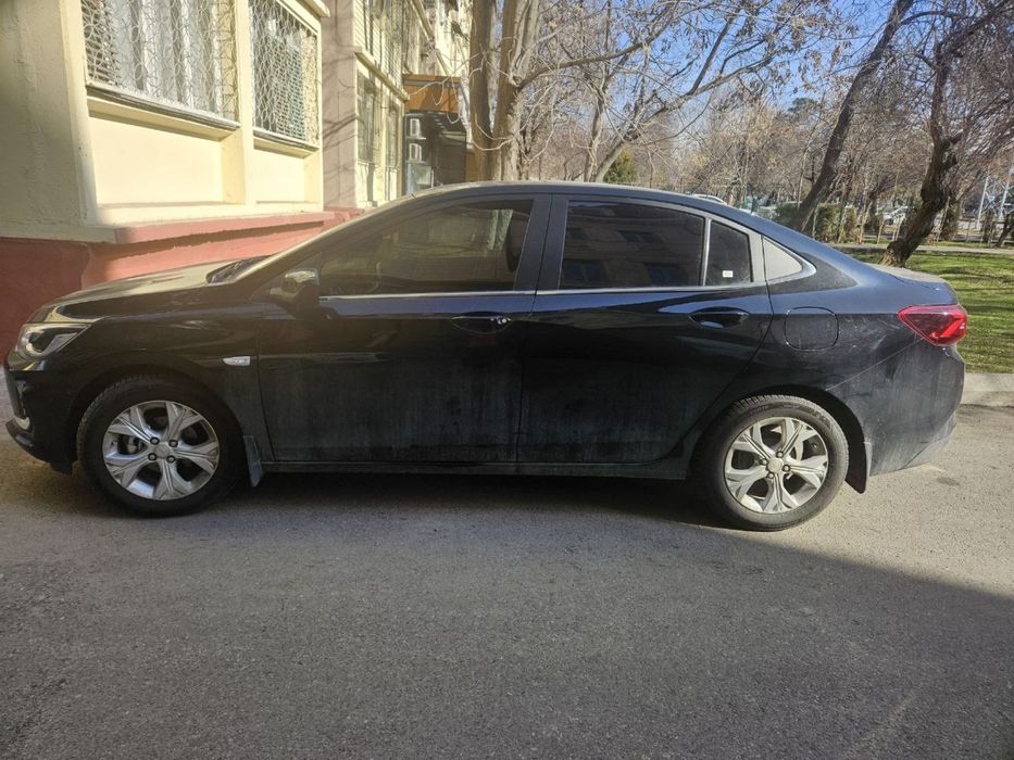 Chevrolet Onix premier