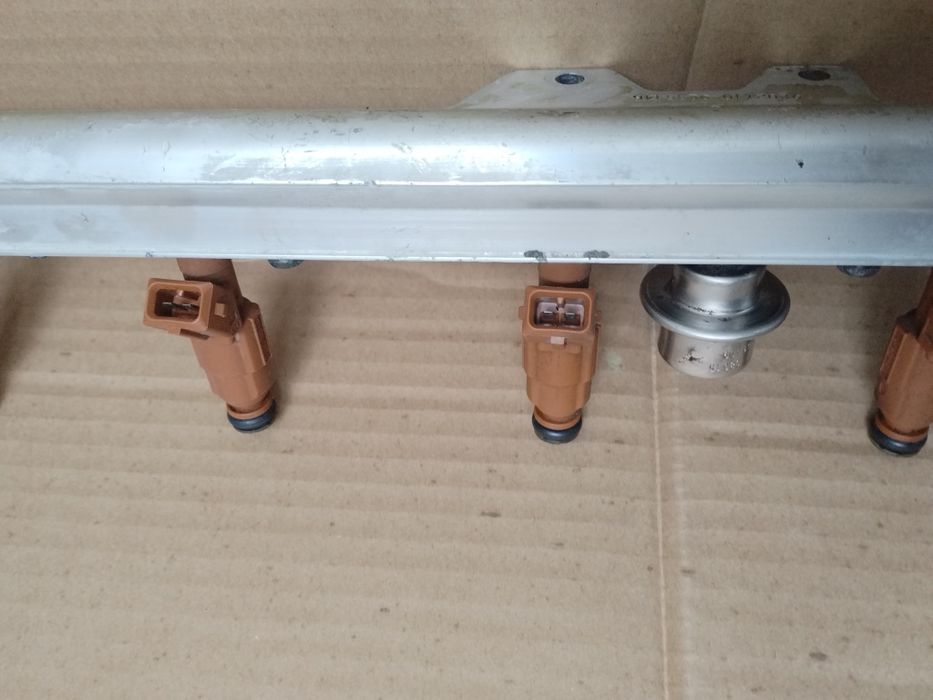 Бензинов инжектор, дюза 1бр. с рейката