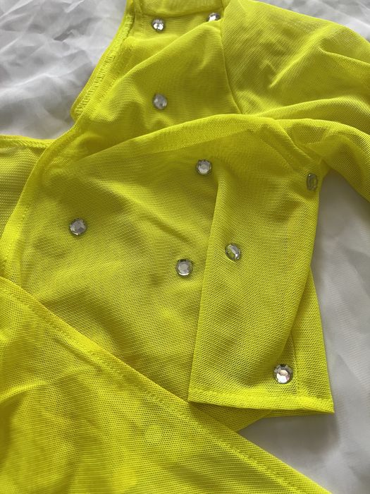 Crop top cu strasuri