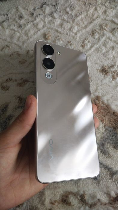 Продам смартфон Vivo y04