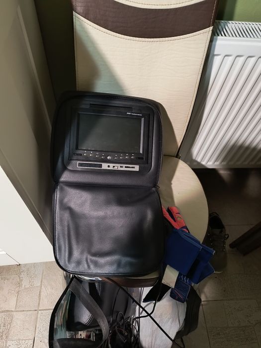 Tetiere auto cu dvd