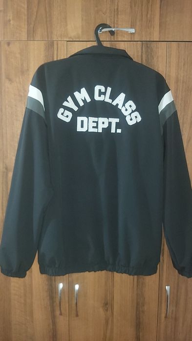 Продам бомбер новый