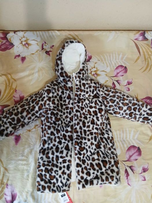 Geaca noua toamnă - iarna pentru fete mărimea 134 cm vârsta 9 - 11 ani