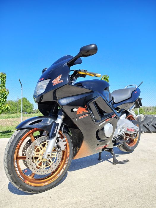 Vând honda Cbr 600 F3