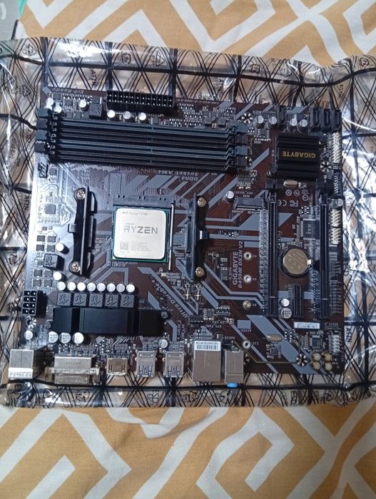 Продам материнскую плату