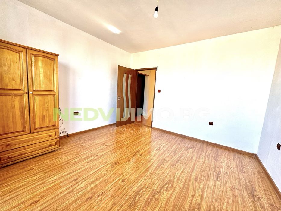 Двустаен апартамент в тухлена сграда в кв. Аспарухово