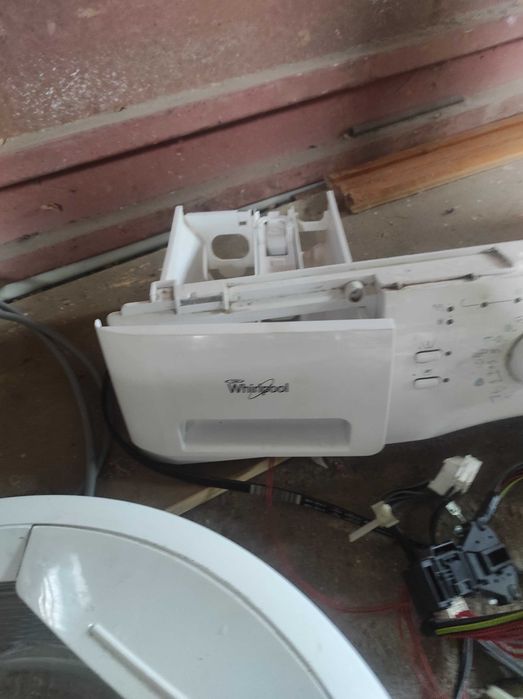Пералня Whirlpool на части