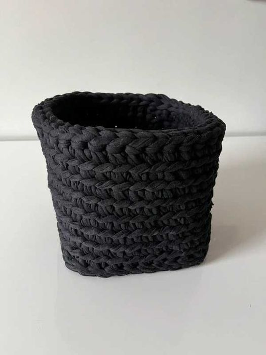 Coș de depozitare croșetat, lucrat manual