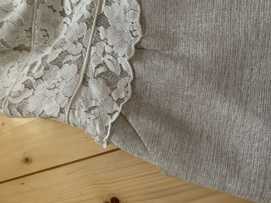 Rochie midi conica bej sidefat cu dantela 38