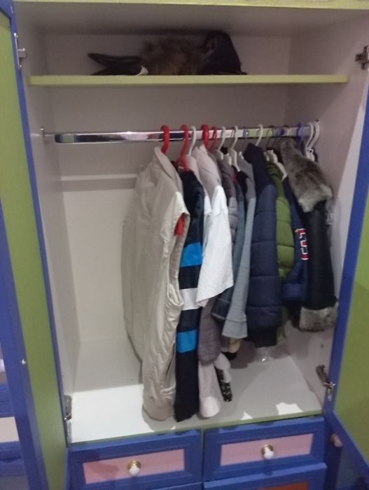 Shkof detskiy sotiladi