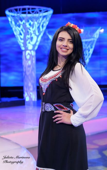 Школа по народно пеене