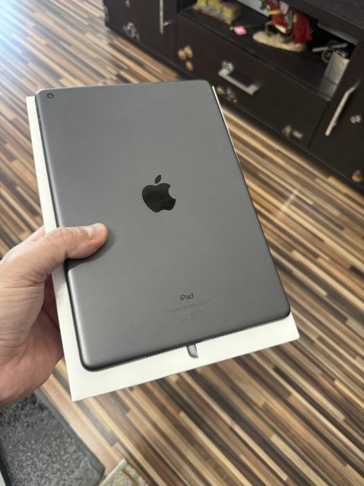 iPad 9th Gen, Wi-FI, Grey, 64Gb, baterie 100%,husa, la cutie, frumoasa