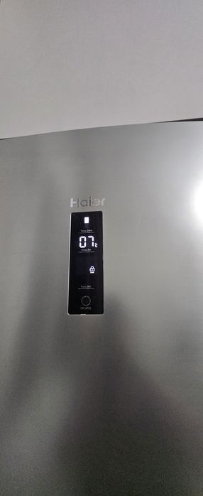 Холодильник Haier C2F636CFRG серебристый