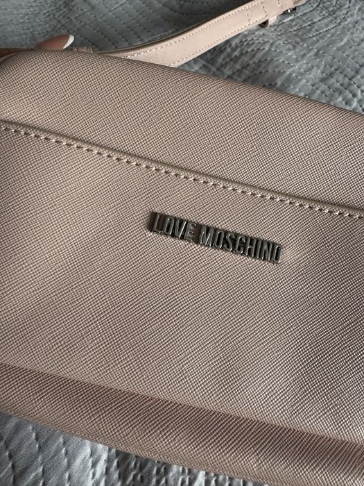 Чанта Love Moschino; пепел от рози