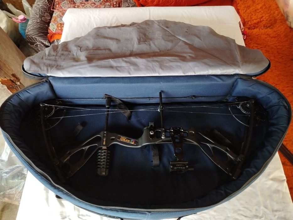 Продавам лък компаунд