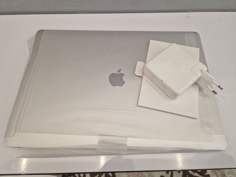 MacBook Pro  16-inch
