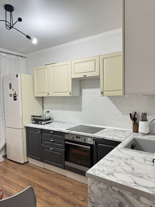 Кухонный гарнитур в хорошем состоянии