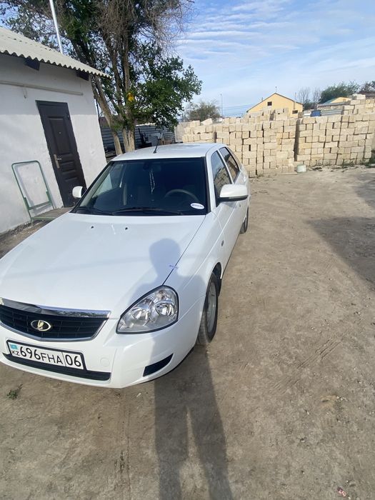 приора машина хэчбек