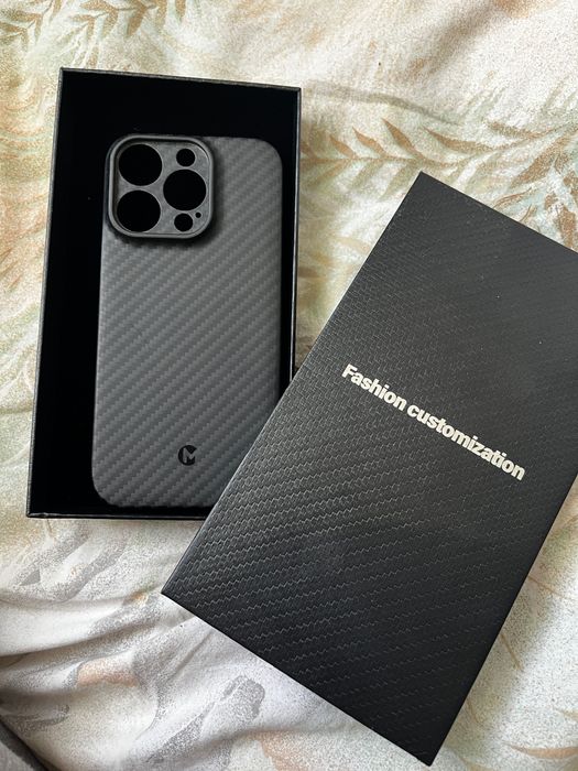 husă din fibră de carbon iphone 16 pro