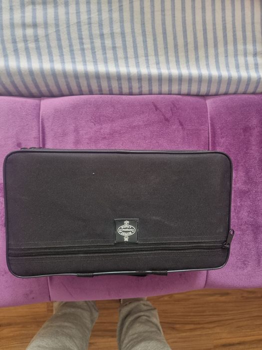 Clarinet în Si (B) aproape nou, husă inclusă , set complet