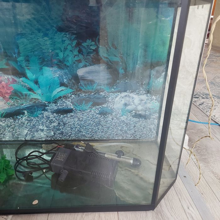 Продам аквариум на 80 литров