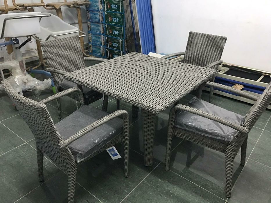 Кухон стол+4 стульев -1000$