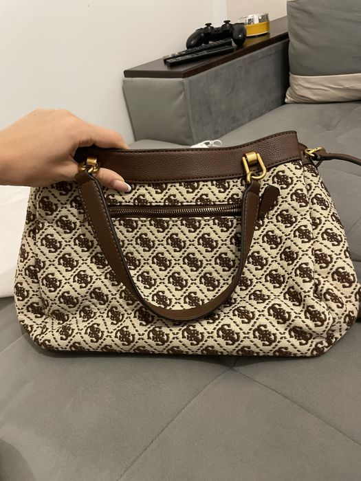 Оригинална чанта Guess