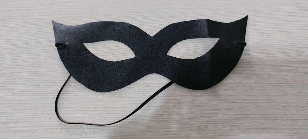 Кожаная маскарадная маска (3 варианта)