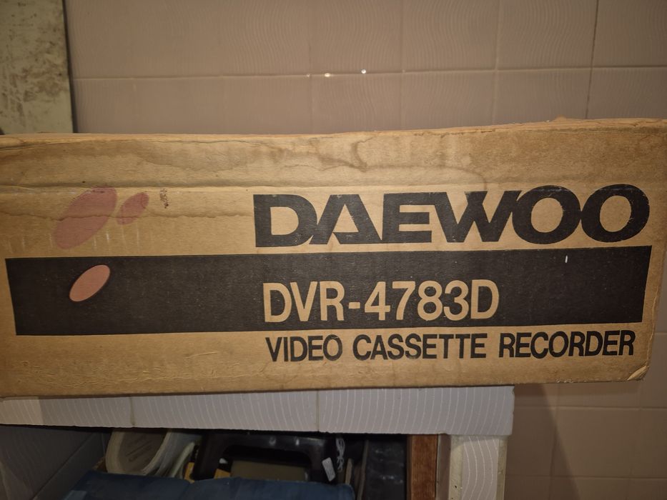 Видеокасетофон DAEWOO