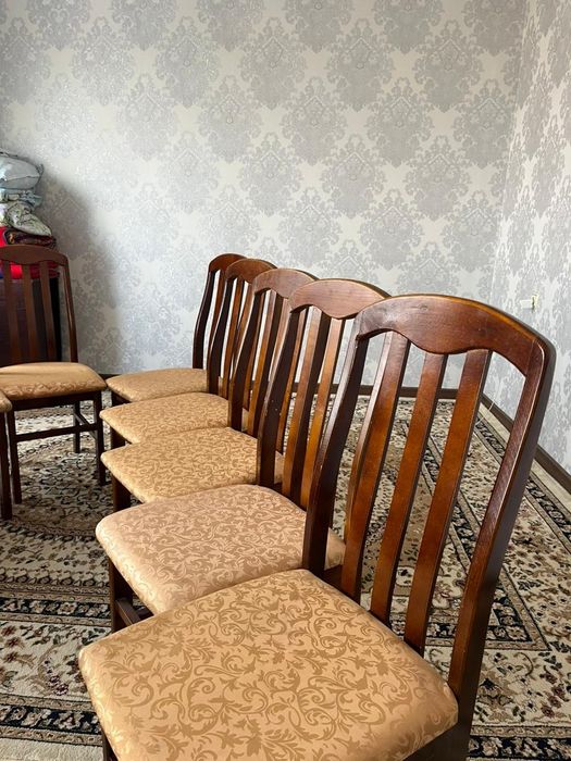 Стулья для гостиной.