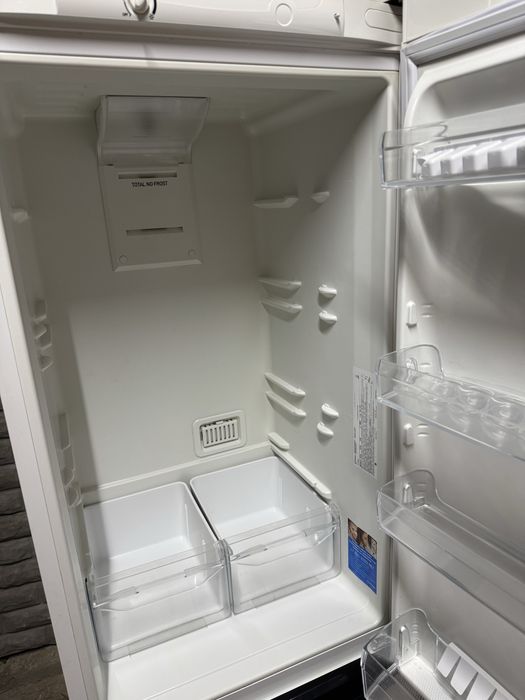 Холодильник Indesit