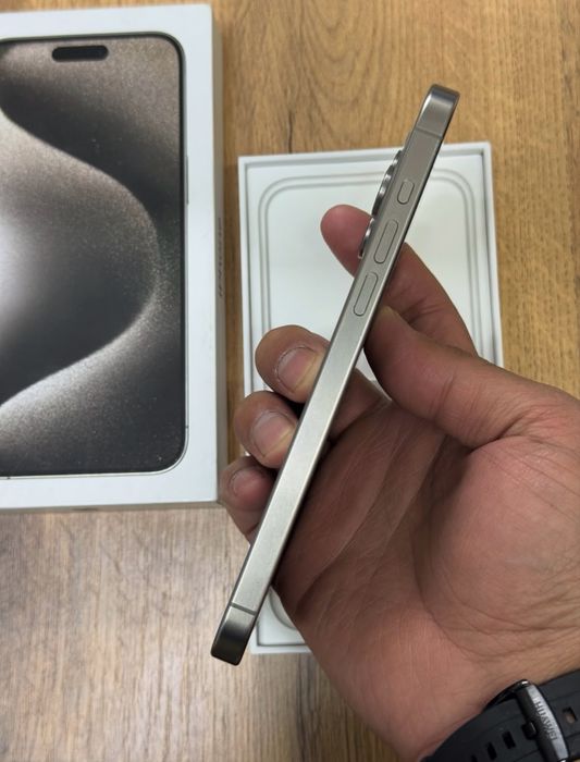  iPhone 15pro max 5G 256gb LL/A e-sim natural titanium
