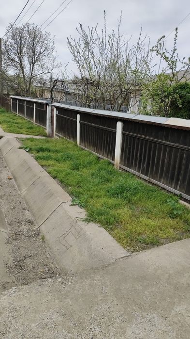 Execut lucrari de demolari case  fundatii de gard anexe grajduri