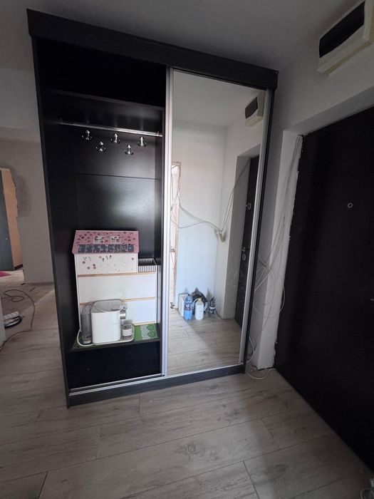 Vând urgent - Dulap/Dressing cu uși glisante și oglinzi – 140x 230x60