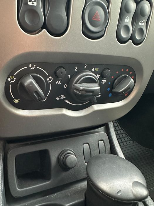 Dacia Duster 4X2 1.5Dci 110CP EURO 5 2013 Model Prestige Culoare deosebita