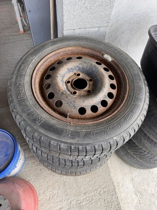 Cauciucuri de iarnă cu jante 195/65 R15