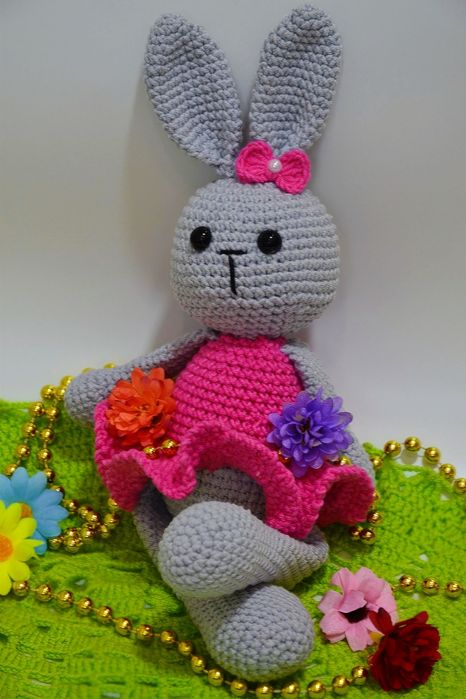 Вязаный зайчик на заказ