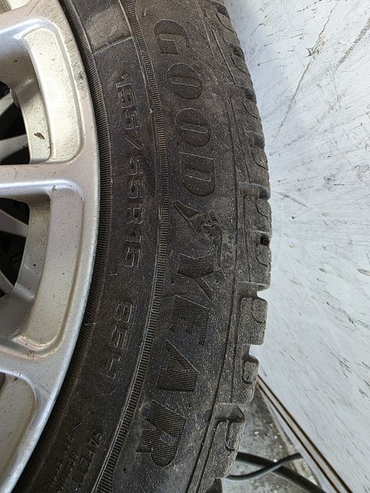 15" OZ 4x100 със зимни гуми