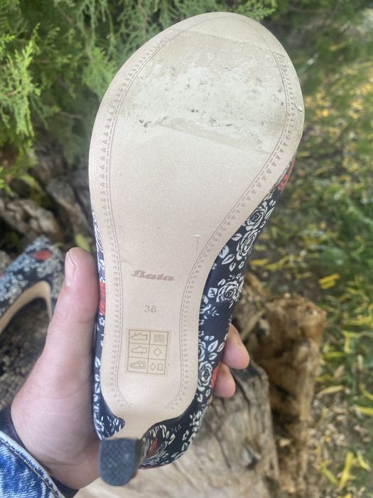 Дамски обувки с ток Bata номер 36