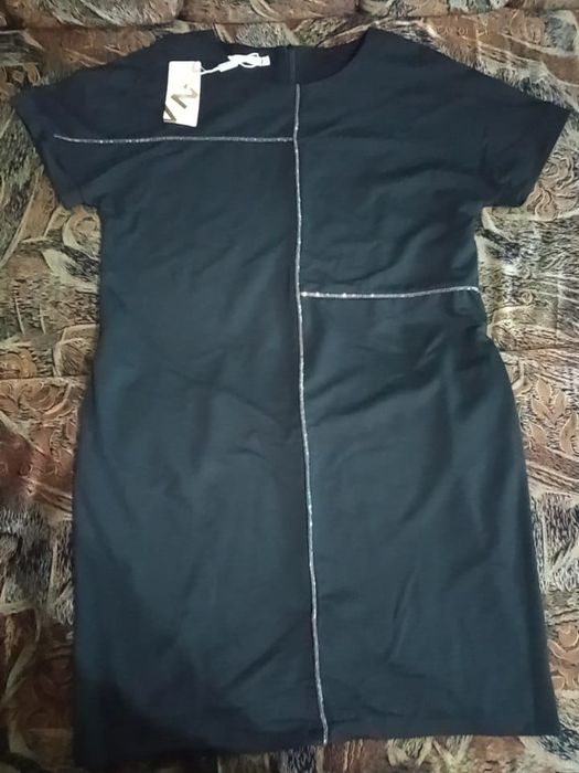 Продам новое платье.