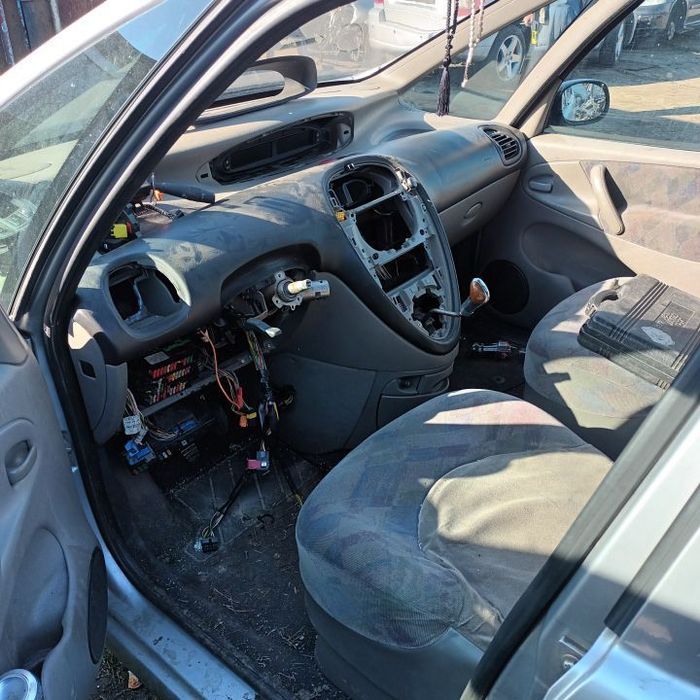 Dezmembrari  Citroen XSARA PICASSO (N68)  1999  > 0000 2.0 HDi Motori