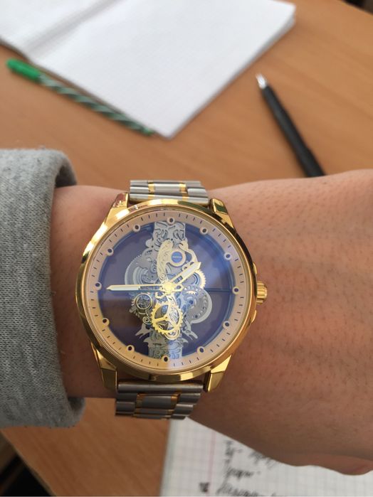 Часы прозрачные механические